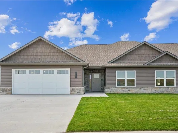 257 Gavin Cir, Peosta, IA 52068