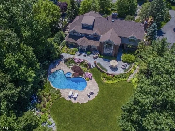 54 Hamilton Dr, North Caldwell Boro, NJ 07006