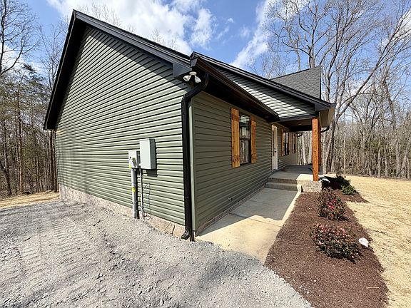 4th image of 1015 Mount Olive Rd
