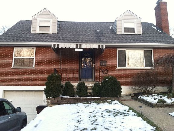 3rd image of 702 Saint Joseph Ln