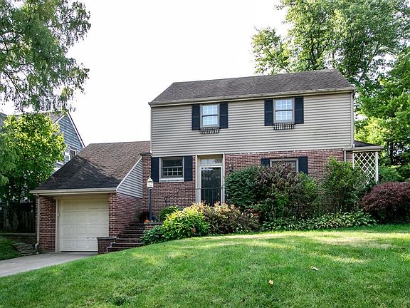 2nd image of 250 East Dr