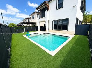 3258 W 99th Pl, Hialeah, FL 33018