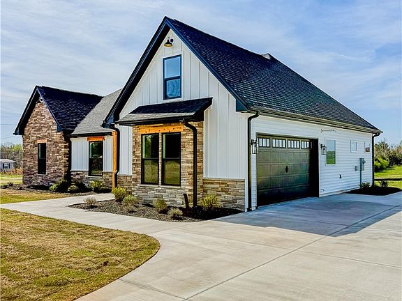 2nd image of 1296 Hebron Church Rd