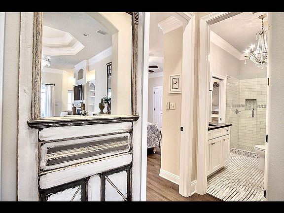 4th image of 4343 Carriage Ln