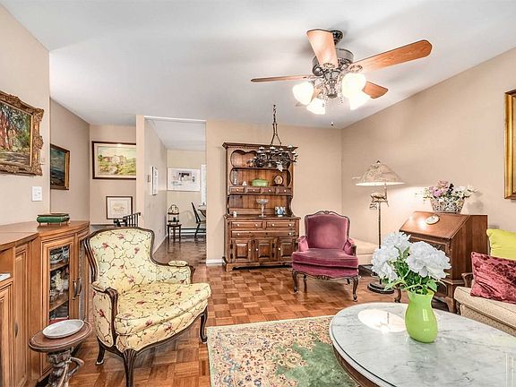 4th image of 215 E Main St APT 46