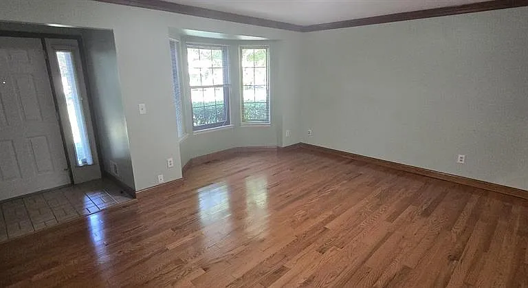 364 Meadow Bridge Dr — Photo 4
