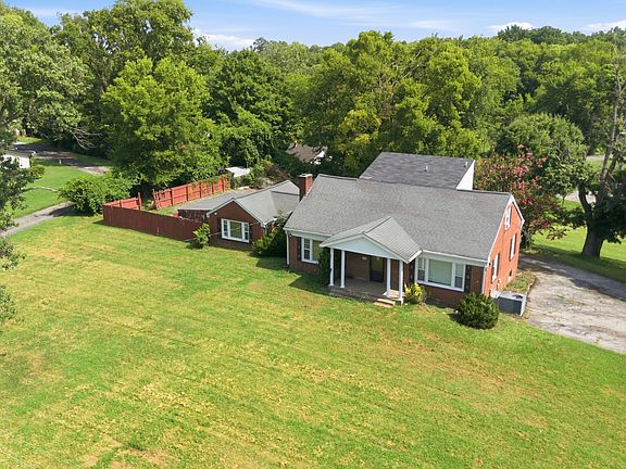 3rd image of 729 Greymont Dr