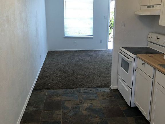 3rd image of 1205 Chelwood Park Blvd NE #11064520