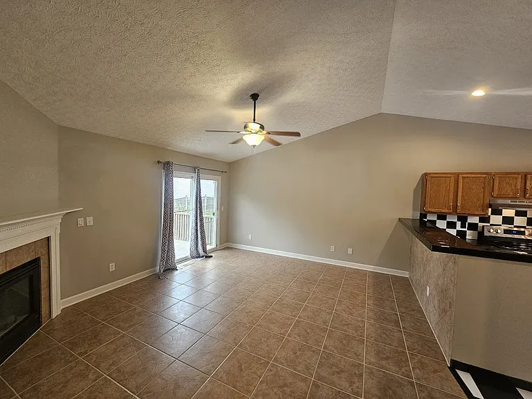 3352 Meadow Gold Dr — Photo 19