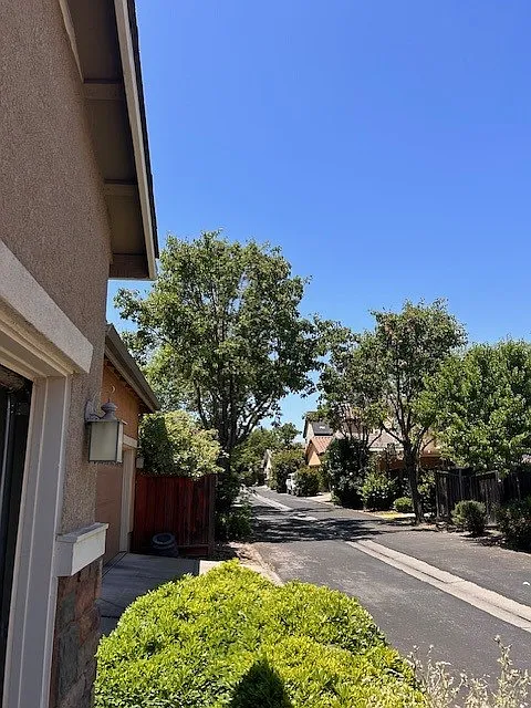 2533 Allen Cir photo 1