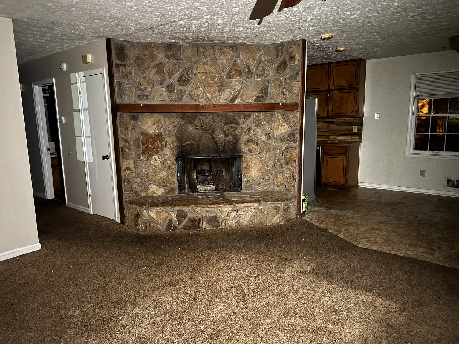 3 bed, 1386 sqft, $1,600 — Photo 1