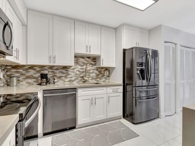 7564 Regency Lake Drive #102, Boca Raton, FL, 33433