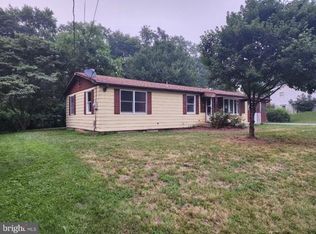 22 W Grandview Ave, Mercersburg, PA 17236