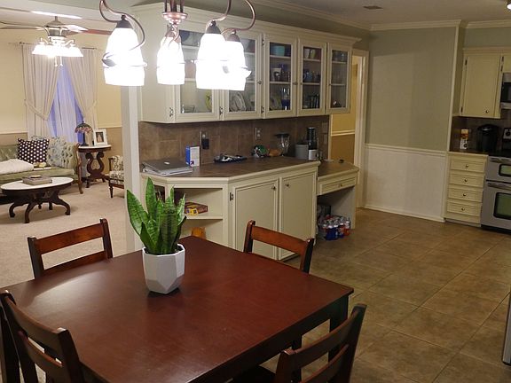 Kitchen / Dining