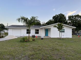 4138 Larkin St, Sarasota, FL 34232