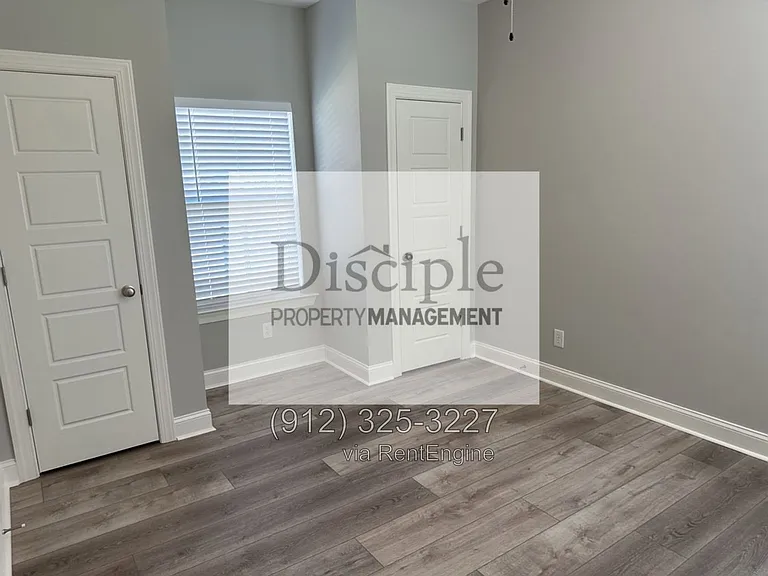 79 Ennis Rd — Photo 44