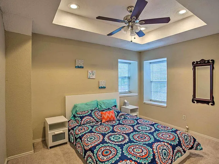 544 Raintree Cir — Photo 17