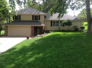 12413 Shamrock Rd, Omaha, NE 68154