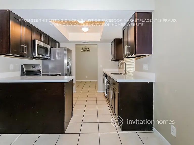 1132 Essex Dr — Photo 7