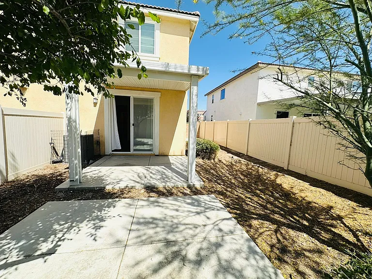 10964 Roble St #2 — Photo 24