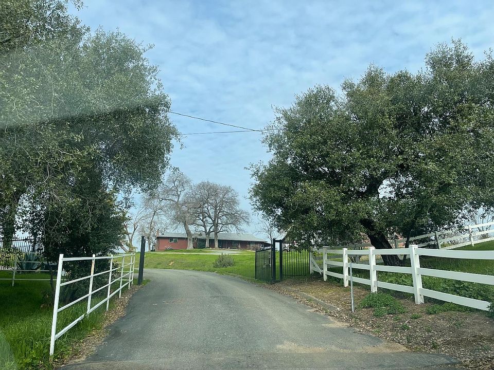 1st image of 430 Hidden Acres Ln