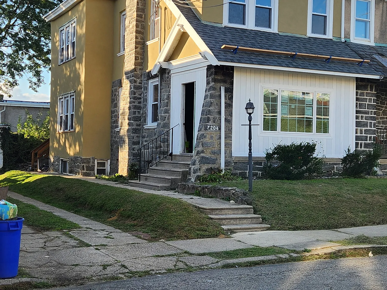 3 bed, 1282 sqft, $2,400 — Photo 1