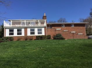 7 Summit Dr, Huntington, WV 25701