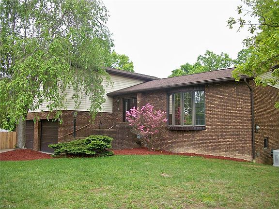 3rd image of 266 Knob Dr