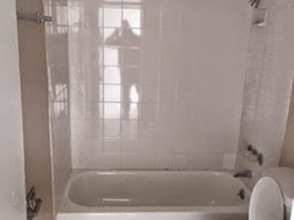 4th image of 202 Scottsdale Sq #202
