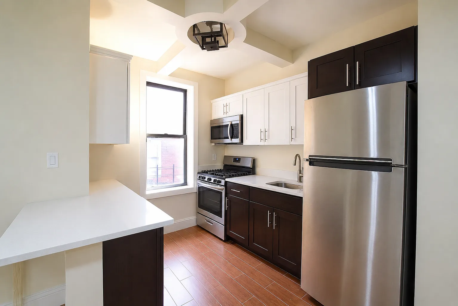 666 Hancock Street — Photo 2