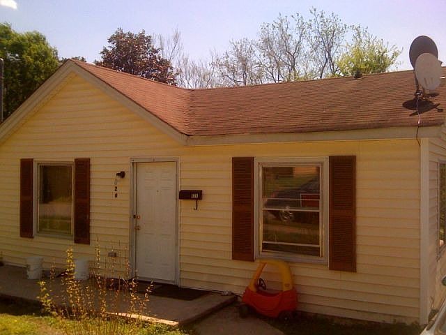 2nd image of 620 Bragg St