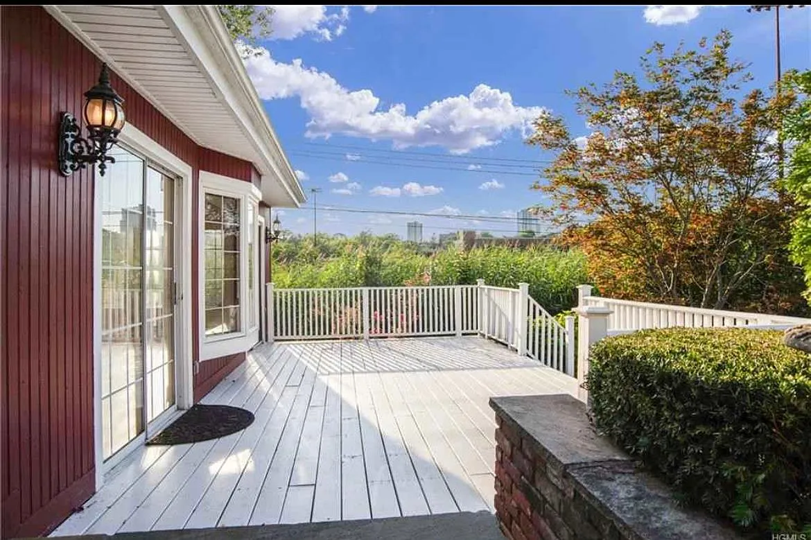 3 bed, 2519 sqft, $5,250 — Photo 3