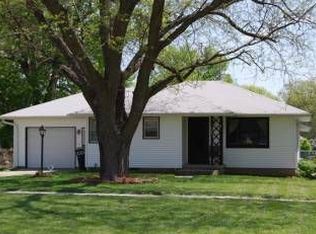 638 S 16th St, Blair, NE 68008