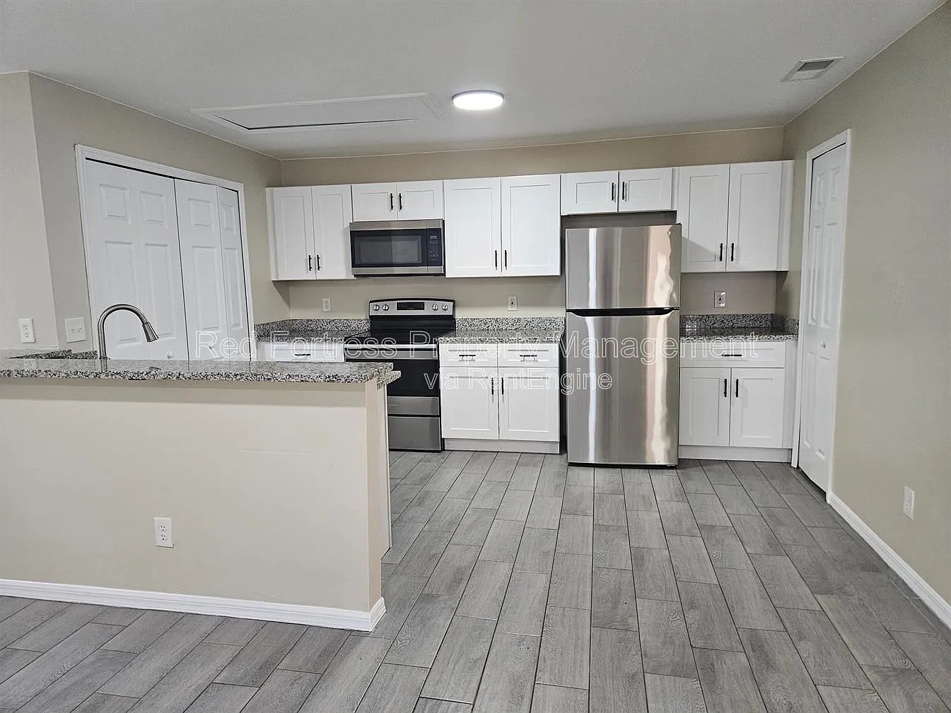 2 bed, 2.0 bath, 1048 sqft, $1,300 — Photo 2