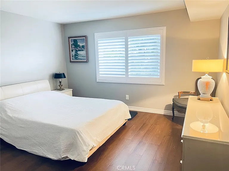 266 S Madison Ave — Photo 15