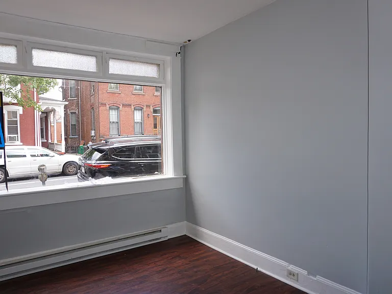 208 N 9th St #1 — Photo 3