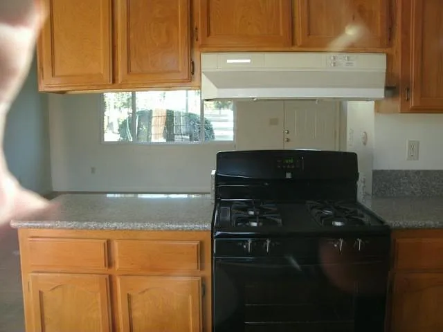 2 bed, 1000 sqft, $1,395 — Photo 4