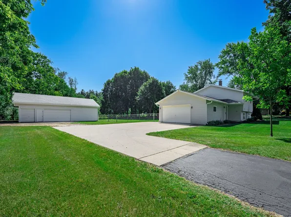 12989 Echo Dr, Rockton, IL 61072