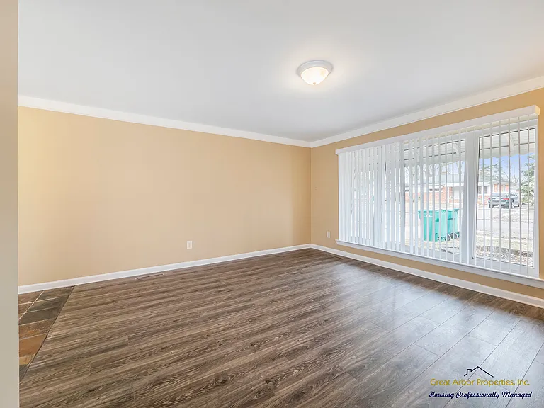 1088 Studebaker Ave — Photo 15