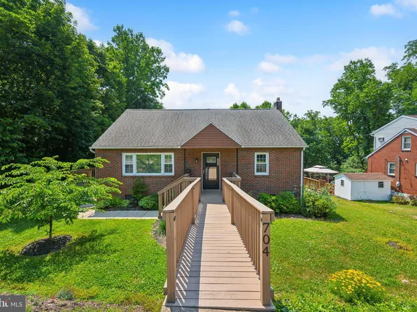 704 Pine St, Steelton, PA 17113
