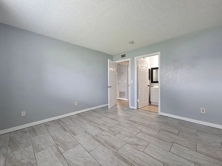605 Northlake Blvd #63 — Photo 14