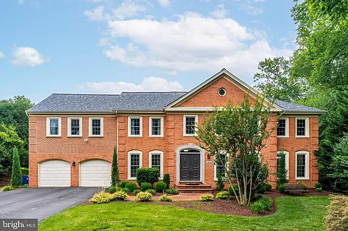 8424 Holly Leaf Dr Photo 1