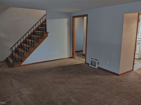 5th image of 217 9th St NE
