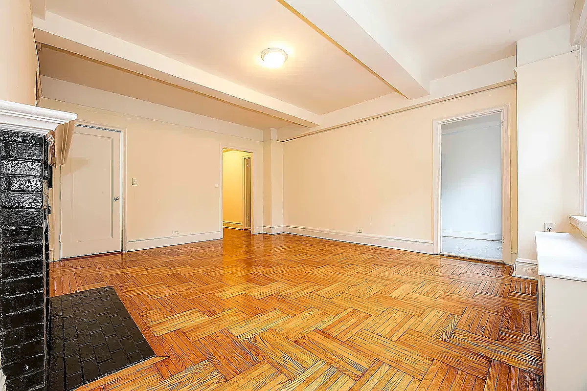 338 East 20th Street — Photo 2