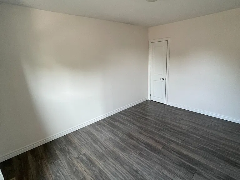 117 Lyons Ave #C — Photo 8