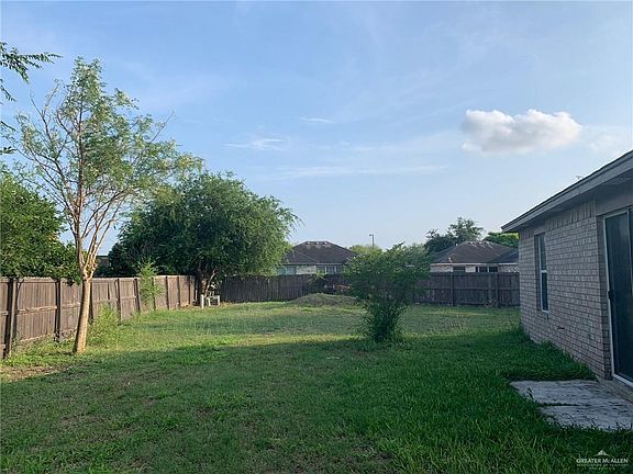 4th image of 1208 E Nell Pool Dr