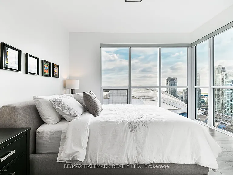 300 Front St W #2712 — Photo 7