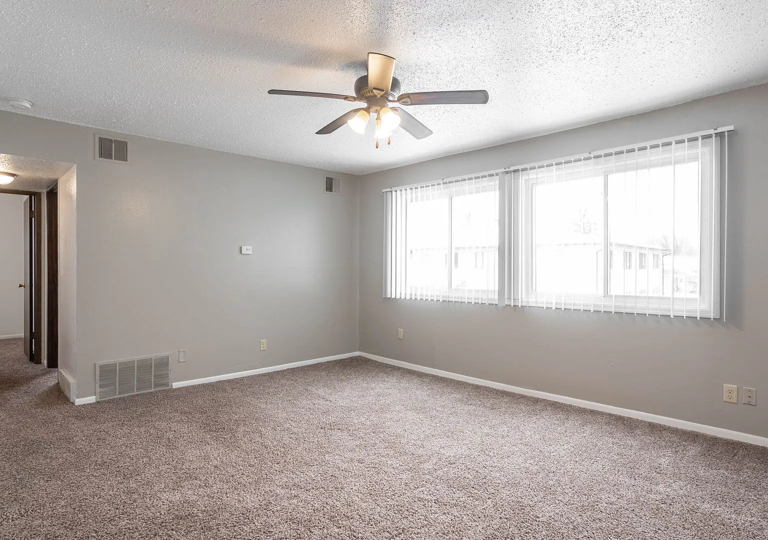 4th Street Manor — Photo 4