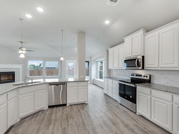 5th image of 4401 Pentridge Dr