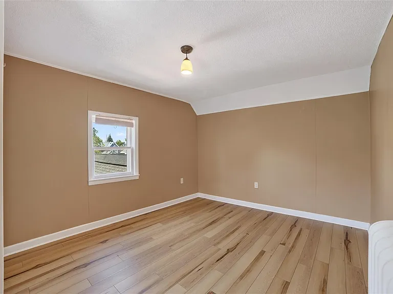 520 Wachtel Ave — Photo 23
